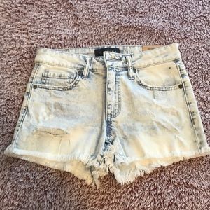 High waisted midi shorts from Aero. Waist size 0